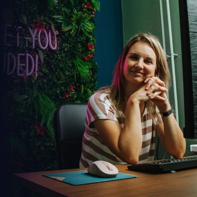 Nadjesda Koomen Foto Video Linkedin   Services small