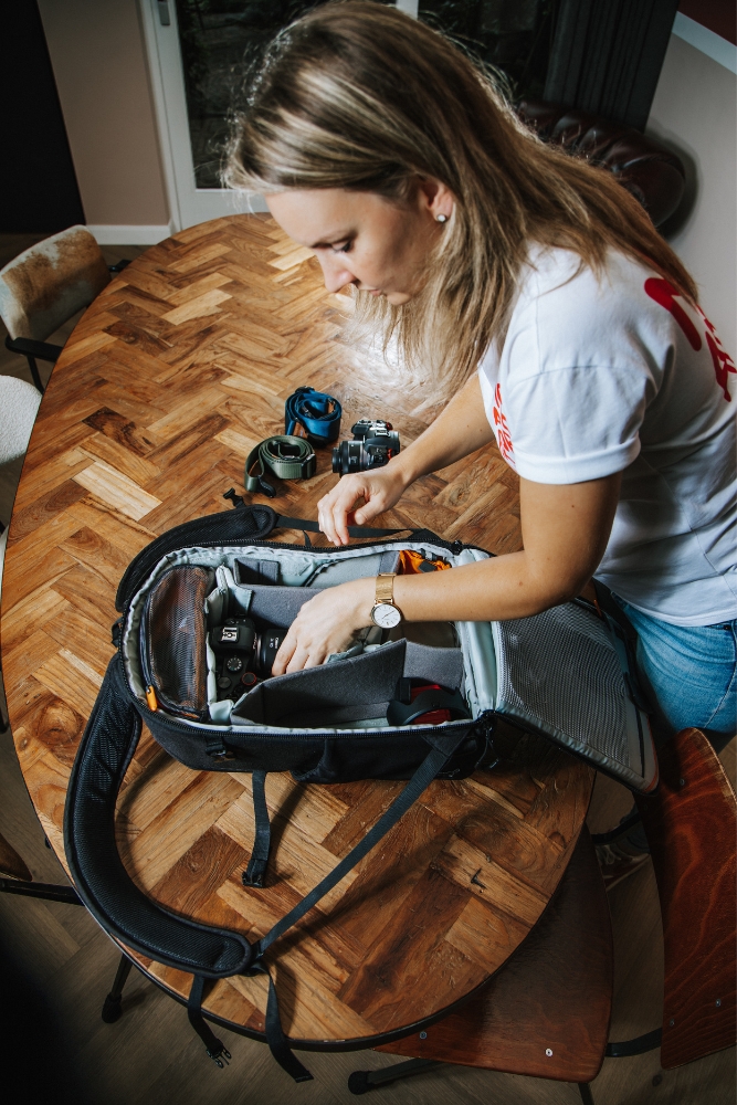 Voorbereiden fotoshoot   Nadjesda Koomen   Inkluded
